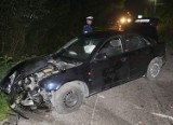Wypadek w Radomicach. Dachowało Audi 