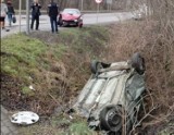 Wypadek w Dąbrowie Górniczej: zderzenie osobówek, dwie osoby w szpitalu [ZDJĘCIA]