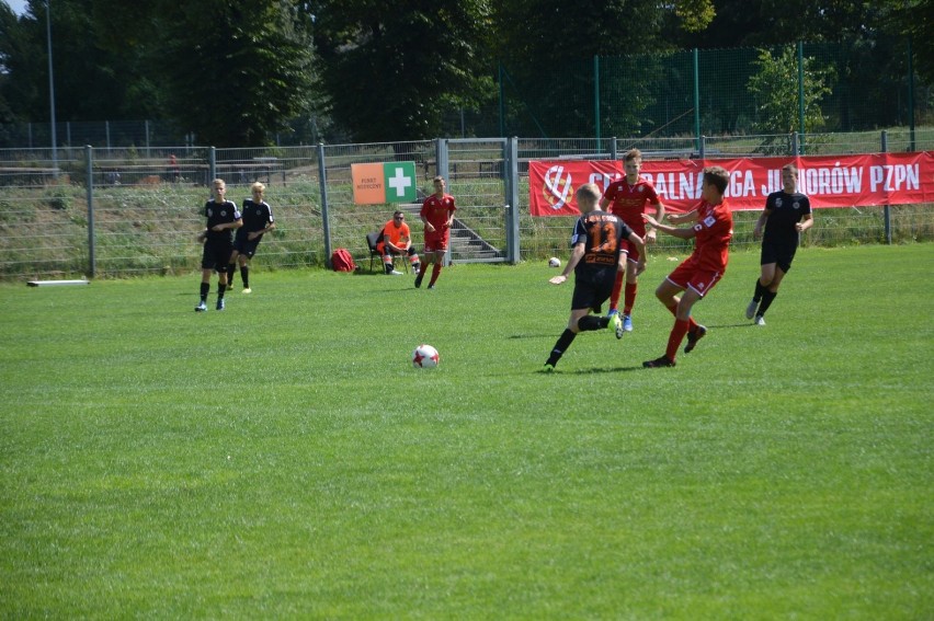 Chrobry U-15 przegrywa z FC Wrocław Academy 1:6 na start Centralnej Ligi Juniorów [ZDJĘCIA]