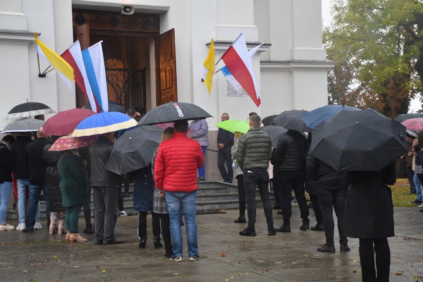 Wierni z parafii p.w. św. Jana Chrzciciela w Szymanowicach pożegnali Cudowny Obraz Matki Boskiej Częstochowskiej