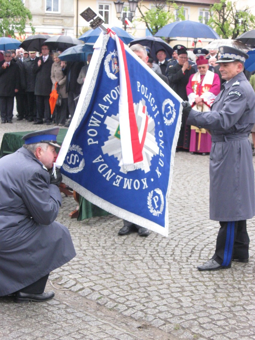 Sztandar dla KPP w Kutnie przekazał generał Andrzej Matejuk, Komendant Główny Policji [ZDJĘCIA]