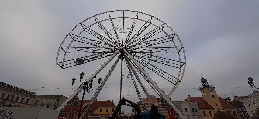 Diabelski młyn na Rynku w Rybniku robi wrażenie