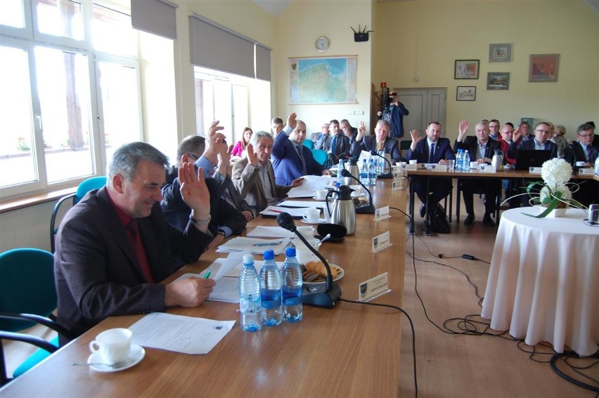Radni głosują uchwałę o uchyleniu uchwały z 30.01.2015
