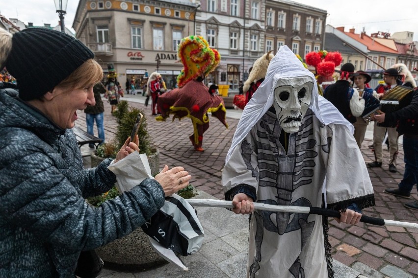 Dziady na ulicach Bielska-Białej. Tak wyglądał przemarsz,...