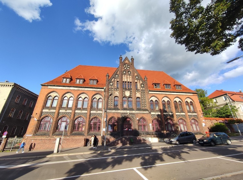 Wałbrzych: Rusza remont zabytkowego budynku Poczty Polskiej przy ul. Słowackiego. Co się zmieni? [ZDJĘCIA]