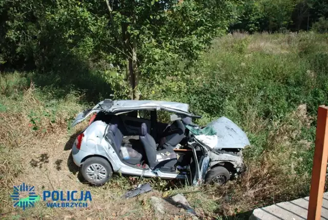 Nietrzeźwy 42-latek miał dużo szczęścia, że nie zginął w spowodowanym przez siebie wypadku drogowym