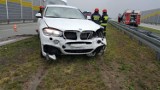 Wypadek na S8 pod Zduńską Wolą. Auto uderzyło w bariery