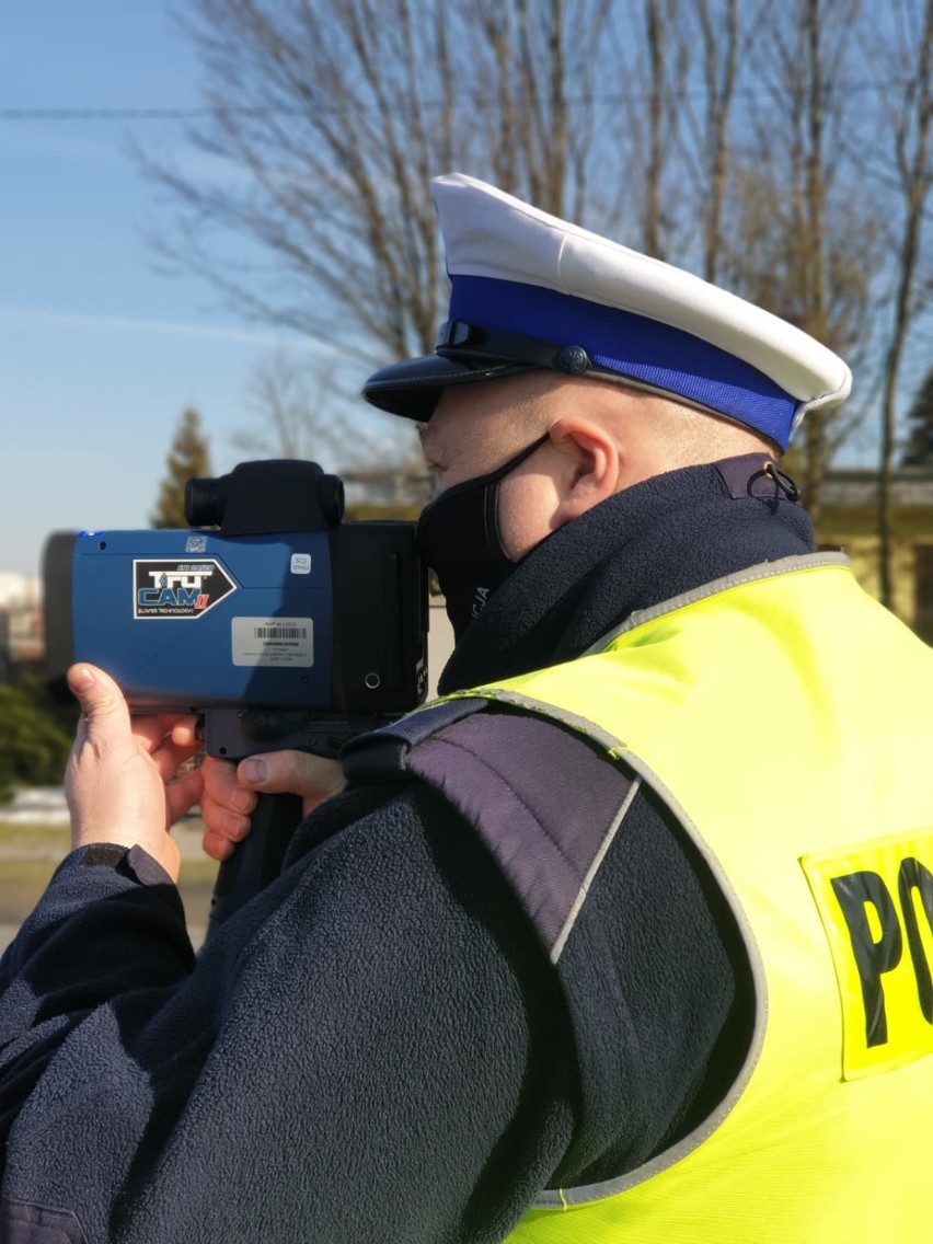 Policjanci w Łasku mają laserowy miernik prędkości ZDJĘCIA