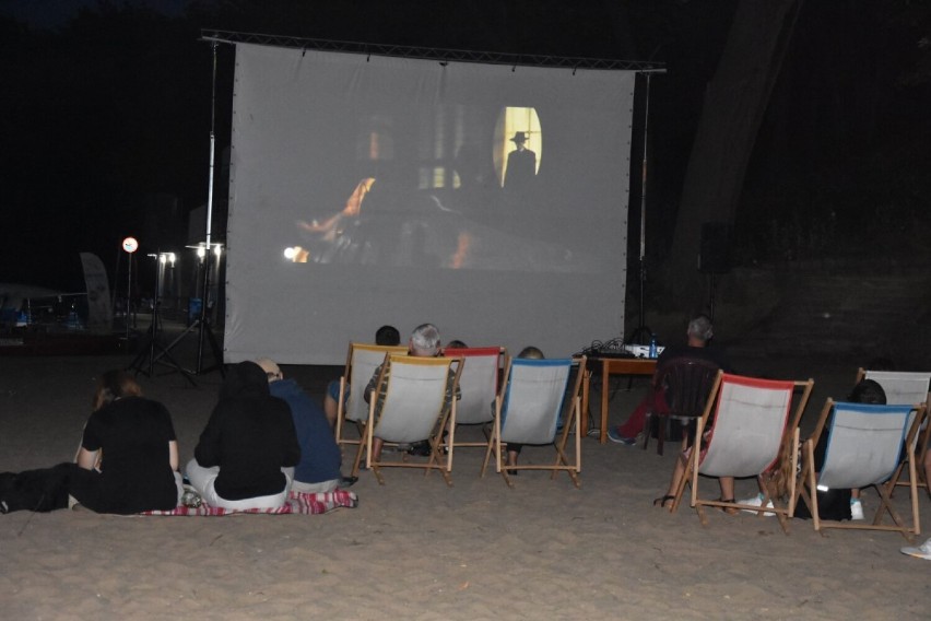 Wągrowiec. Seans kina plenerowego na plaży miejskiej w Wągrowcu 