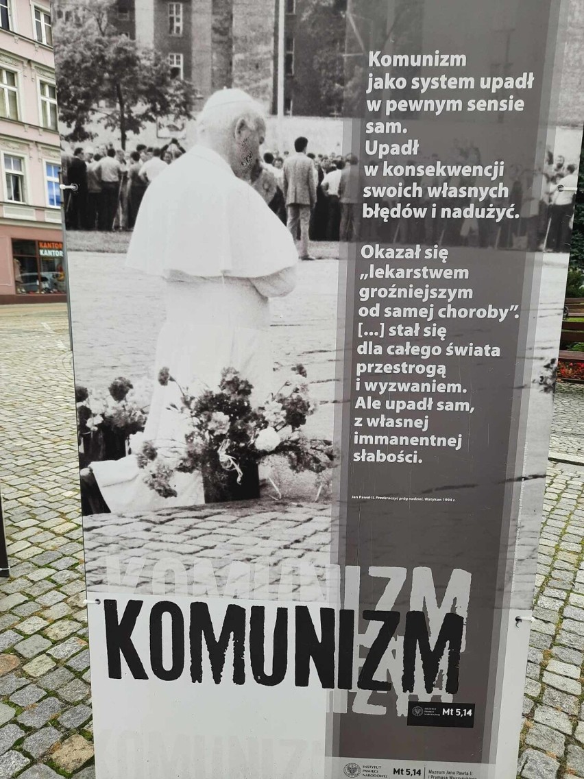 Wystawa "Wyszyńskiego i Wojtyły gramatyka życia"...