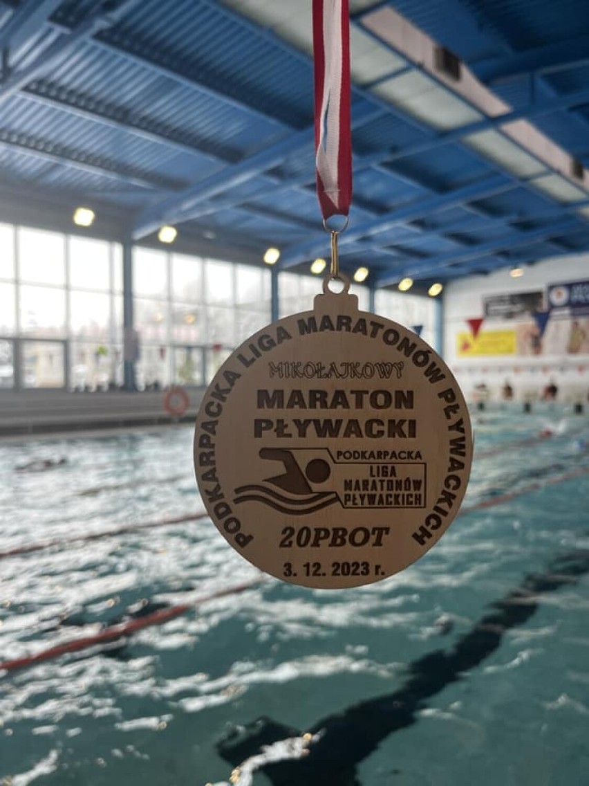 3 grudnia odbył się Mikołajkowy Przemyski Maraton Pływacki [ZDJĘCIA]