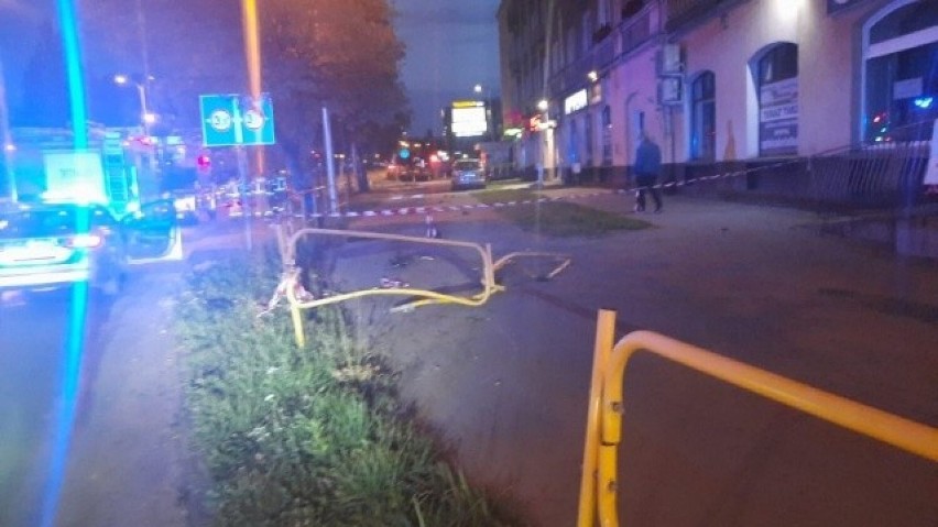 Na ulicy Źródłowej w Kielcach samochód uderzył w bariery i...