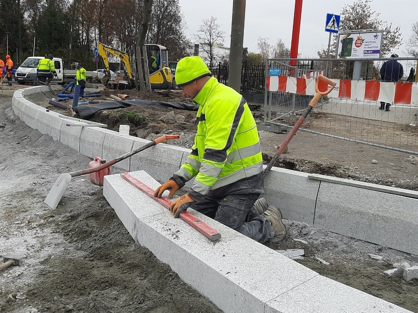 Prace w ciągu ul. Warneńczyka idą w dobrym tempie