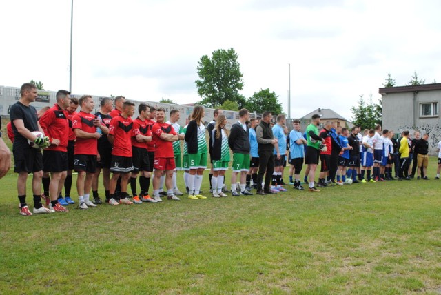 W zmaganiach sportowych wzięły udział drużyny z całego województwa