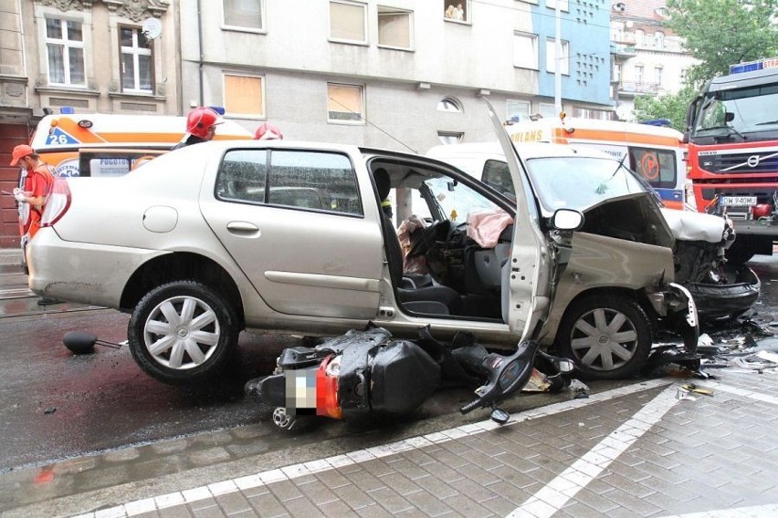 Wrocław: 4 osoby poszkodowane w wypadku na Jedności Narodowej