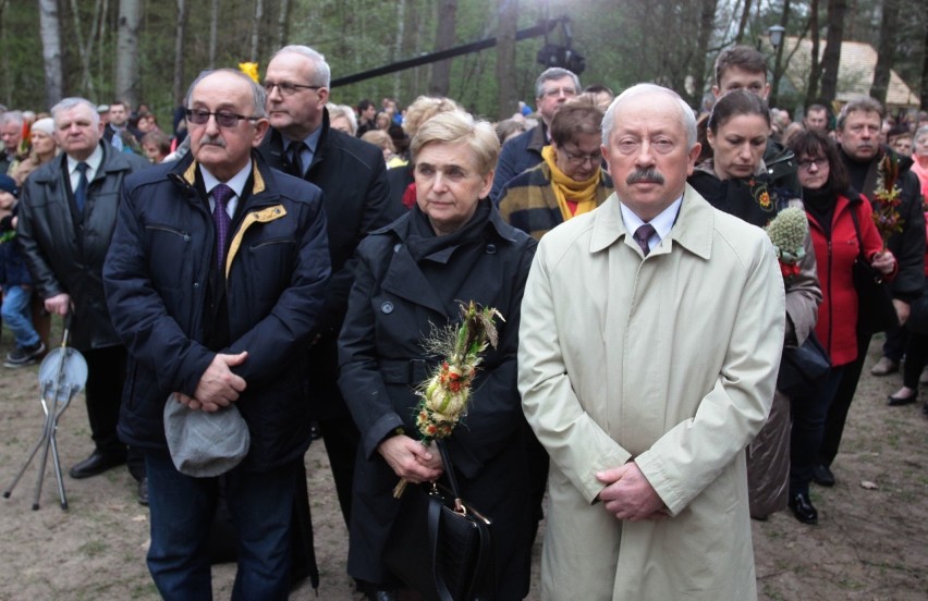 Procesja z palmami przeszła z zabytkowego kościoła na...