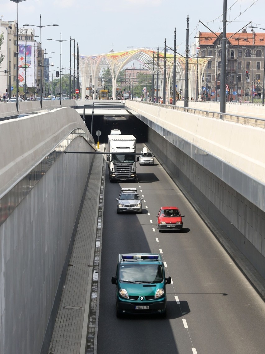 Zamykają tunel na trasie WZ