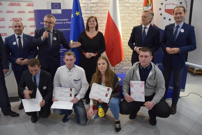 Uczestnicy Europejskiej Akademii Młodych Liderów Wsi, która...