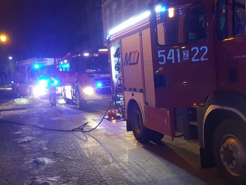 Tragiczny pożar w Szczecinku. W ogniu zginął mężczyzna [zdjęcia]