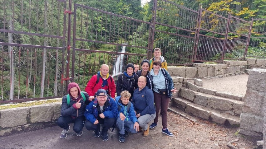 Uczniowie z ośrodka w Gromadzicach zdobywali górskie szlaki w Karkonoszach