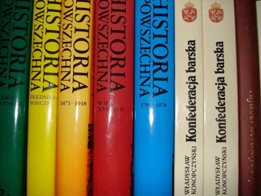 Trwa wiosenna abolicja w kraśnickiej bibliotece.