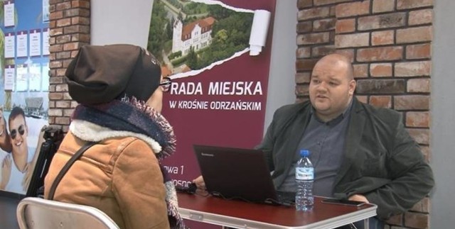 Na pomysł z mobilnymi dyżurami radnych wpadł, zasiadając jeszcze w krośnieńskiej radzie, Radosław Sujak - obecny wiceprezydent Gorzowa Wlkp.