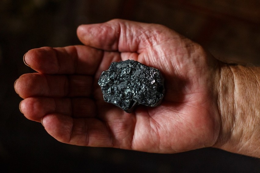 Według GUS w 2017 roku wydobycie węgla w Polsce wyniosło 66...