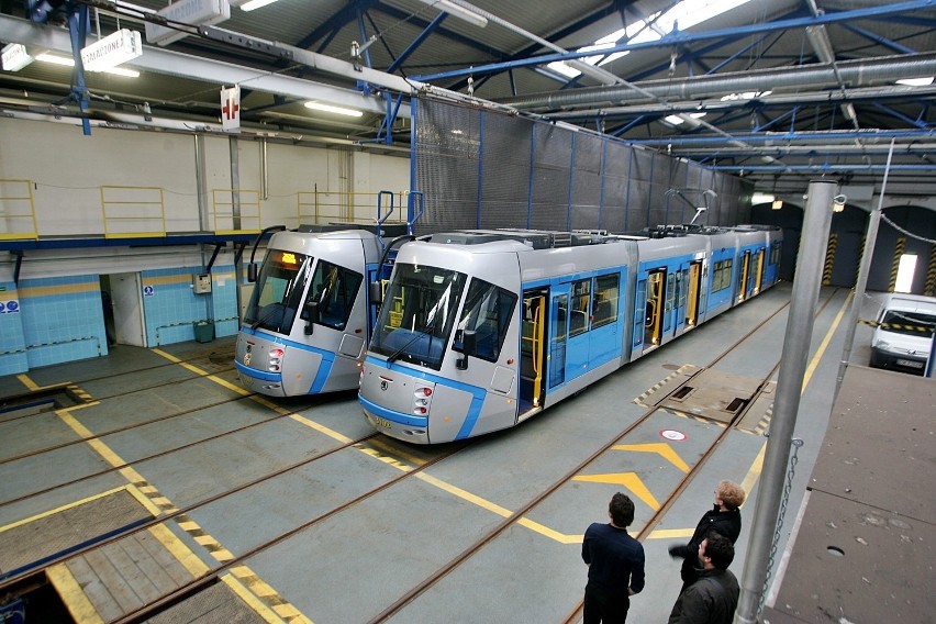 Wrocław: Pierwszy kurs tramwaju Plus (ZDJĘCIA)