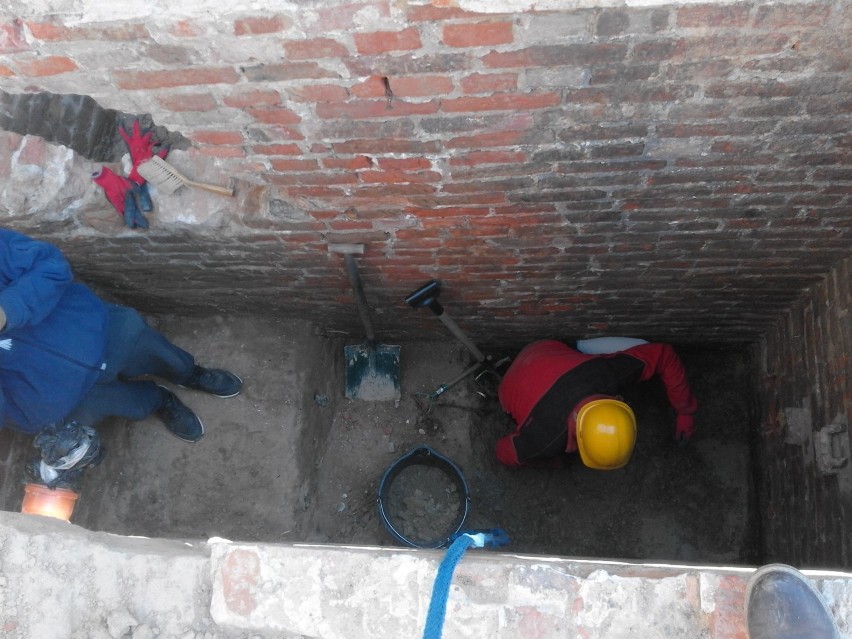 Odkryto podziemny obiekt w Kraśniku. Zobacz zdjęcia z prac badawczych kamienicy przy ul. Kościuszki 26 
