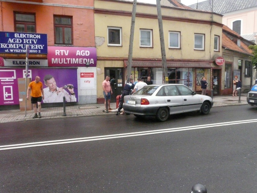 Potrącenie kobiety w centrum Rawy