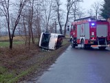 Wypadek autobusu z dziećmi i młodzieżą w Starej Rawie pod Skierniewicami