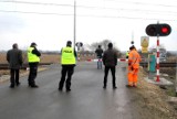 Śmiertelny wypadek. Pociąg potrącił motocyklistę. Zginął 26-latek