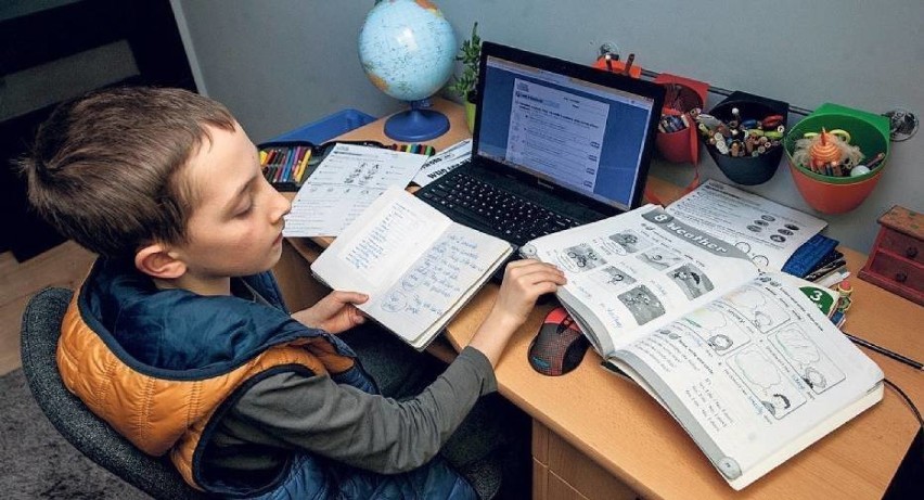 W Bełchatowie niektórzy najmłodsi uczniowie mogą realizować naukę zdalną w szkolnych świetlicach