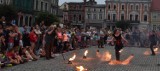 Fireshow Teatru Arta Foc z Torunia i Grupy HiFly w Golubiu-Dobrzyniu. Zobacz zdjęcia