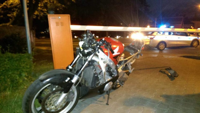 Wypadek w Katowicach. Motocyklista potrącił rowerzystę na Złotej... i zbiegł zostawiając motocykl