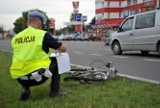 Mysłowice: policja szuka świadków wypadku. Kierowca samochodu potrącił rowerzystę i uciekł