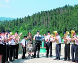 Parada Orkiestr Dętych na zaporze elektrowni wodnej w Niedzicy