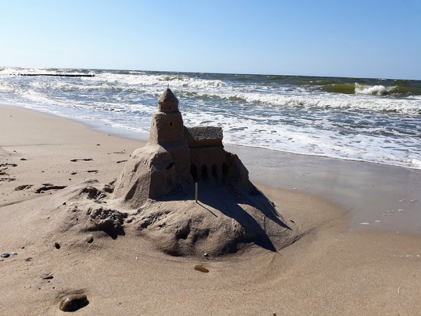 Piękne piaskowe budowle na plaży w Wiciu [ZDJĘCIA]