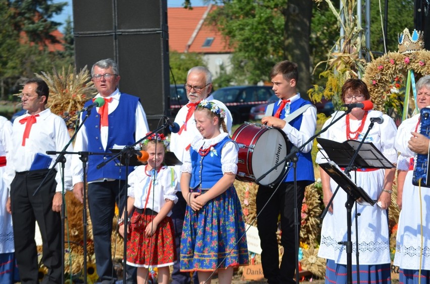 Dożynki w Bukwicy. Rolnicy z gminy Żukowice dziękowali za tegoroczne plony. ZDJĘCIA