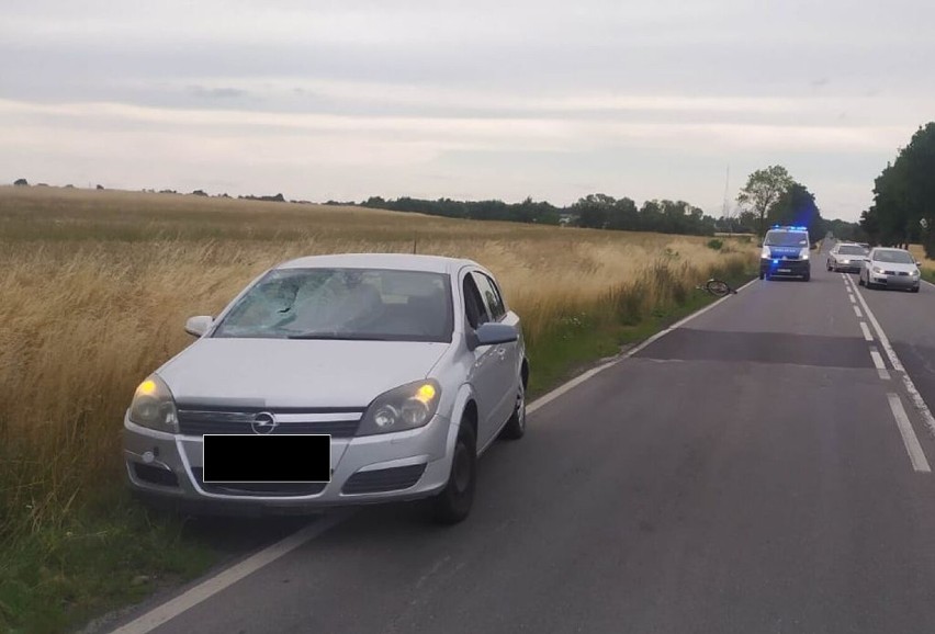 Potrącenie rowerzysty na drodze krajowej w okolicy Pątnowa. Obaj kierowcy byli pod wpływem alkoholu