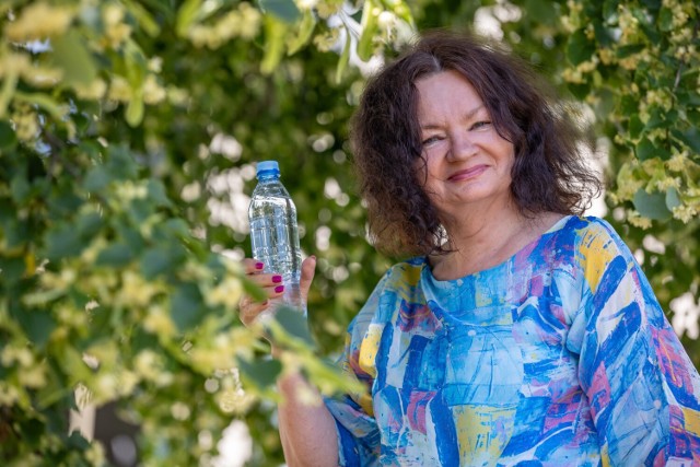 Na każdy kilogram masy ciała należy dostarczać trzydzieści mililitrów wody - mówi prof. Teresa Leszczyńska