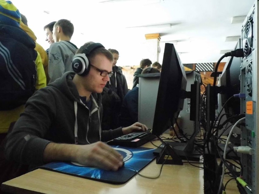 Turniej gier LAN w Tarnowskich Górach
