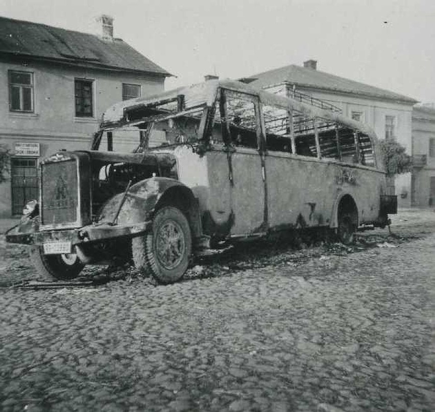Wrzesień 1939, Spalony niemiecki autobus na rynku w Stopnicy