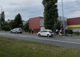 Wypadek na ul. Hetmańskiej w Poznaniu. Samochód potrącił 16-latka na hulajnodze. "Kierowca jak święta krowa"