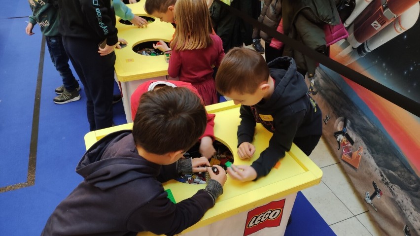 Do wieczora w sobotę 5 listopada trwa zabawa z Lego w CH...