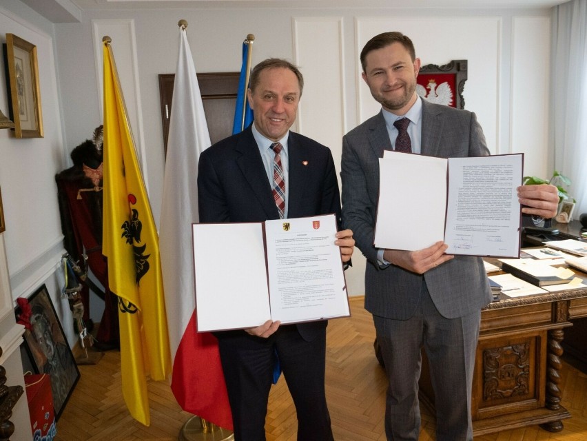 Porozumienie zdrowotne między Pomorzem a Gdańskiem podpisane. Będzie więcej sprzętu i inwestycji