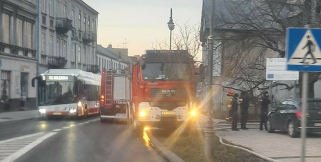 W niedzielę 31 grudnia strażacy gasili pożar pustostanu przy ulicy ojca Huberta Czumy w Radomiu.