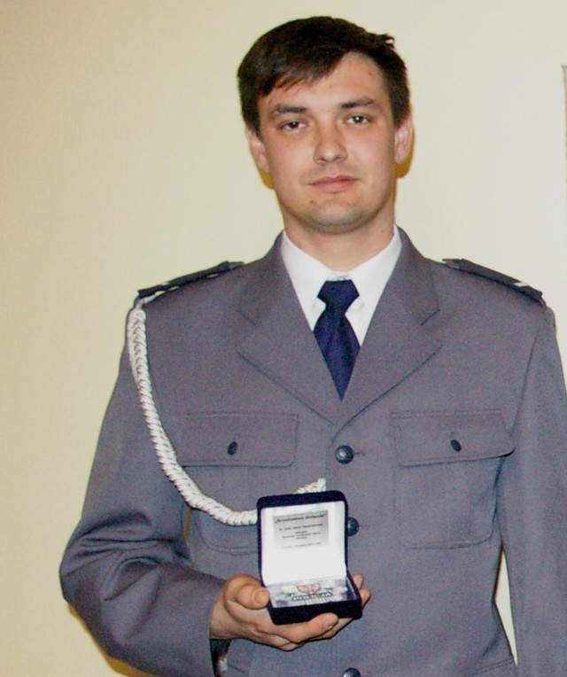 Karol Tomaszewski, policjant z KPP w Wolsztynie. -  wyślij sms o treści WOL.15  na numer 72355 (koszt 2.46 zł z VAT)