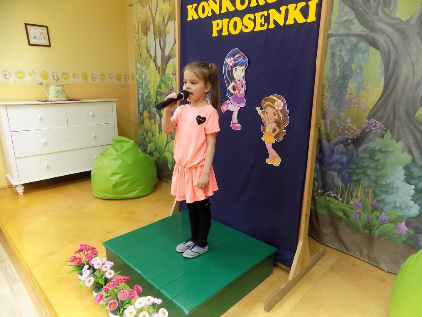 Konkurs piosenki w ,,Słonecznym"