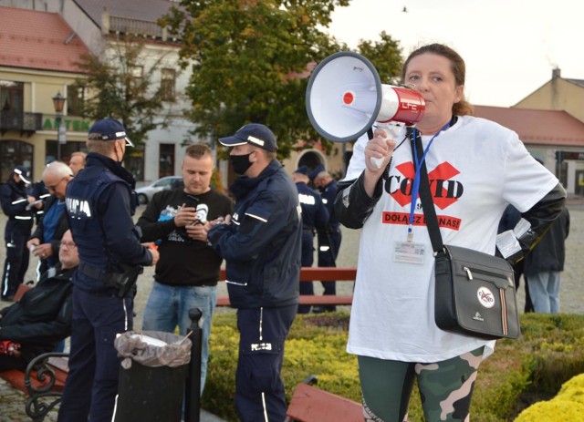 Protest zorganizowała Magdalena Domińczak, inicjatorka facebookowej grupy StopCovidŁOWICZ